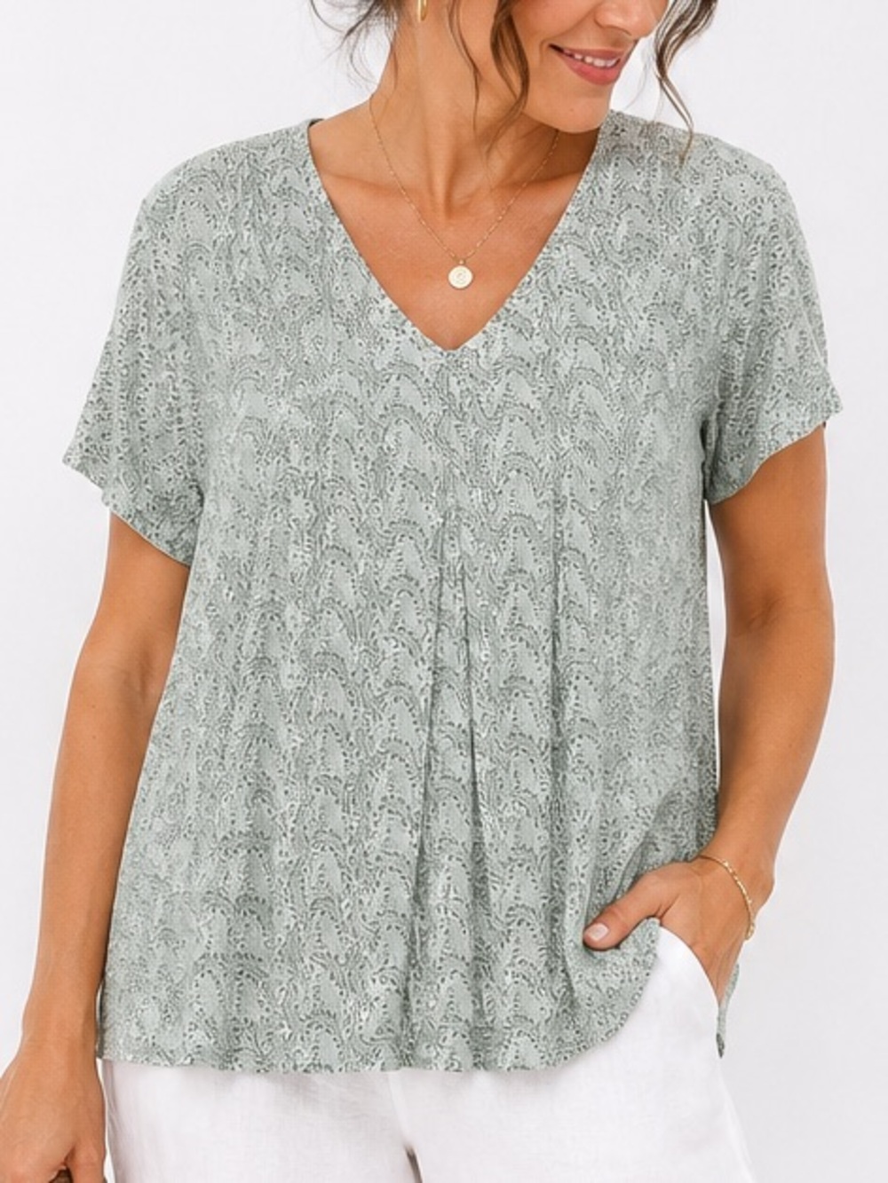 Roz & Ali Sage/Ivory Botanical Leaf Print Stretchy Knit V-Neck Swing Top 2X